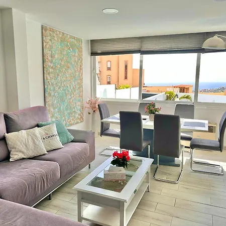 El Mar House & Private Heated Pool شقة *