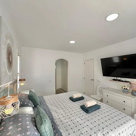 El Mar House & Private Heated Pool * Адехе