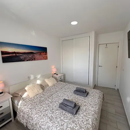 El Mar House & Private Heated Pool Адехе