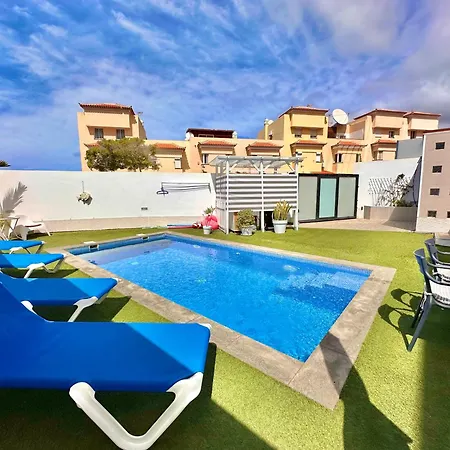 El Mar House & Private Heated Pool شقة