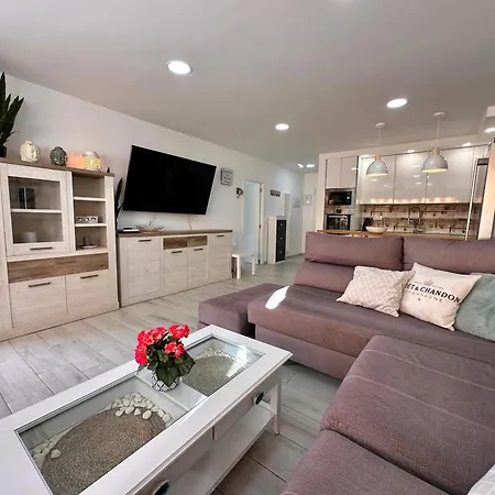 Daire El Mar House & Private Heated Pool