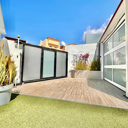 El Mar House & Private Heated Pool Адехе