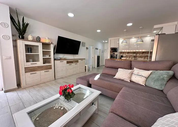 Апартаменты El Mar House & Private Heated Pool